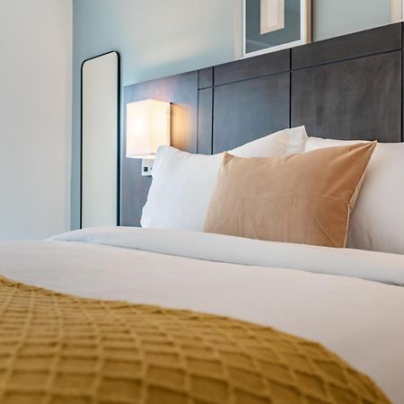 Kensington Market Apartments Торонто Екстериор снимка